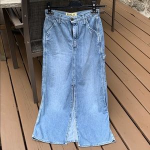 Replay denim maxi skirt. COOL AND CLASSIC!